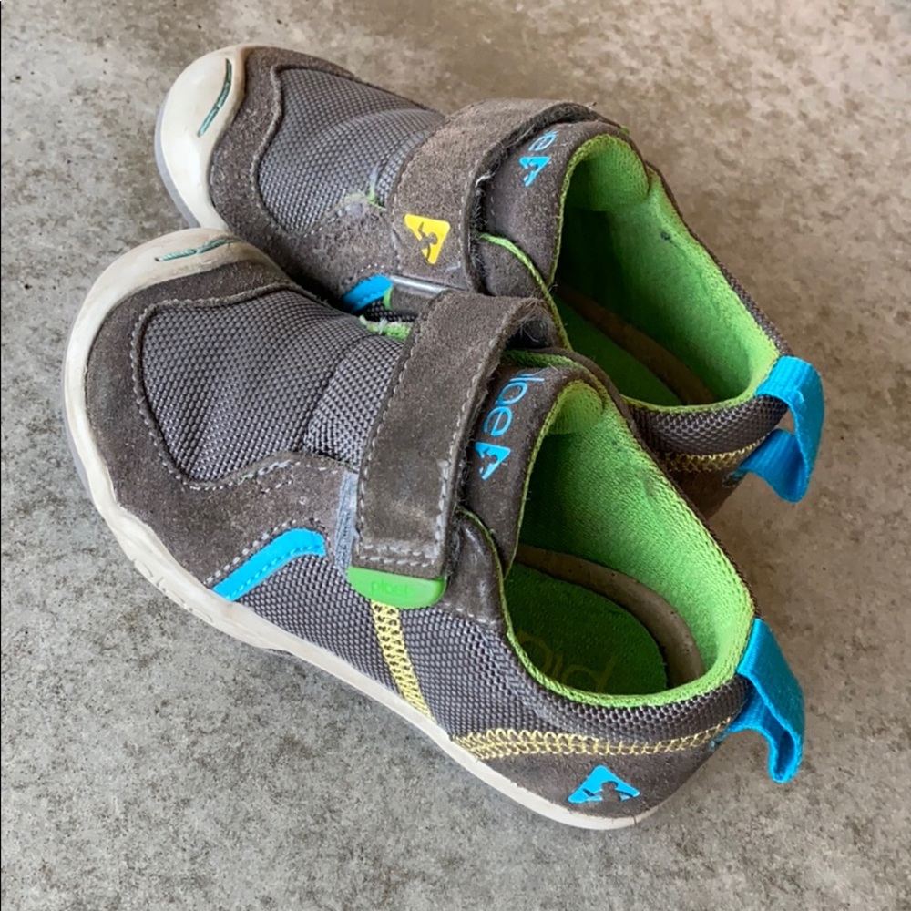 Plae Shoes